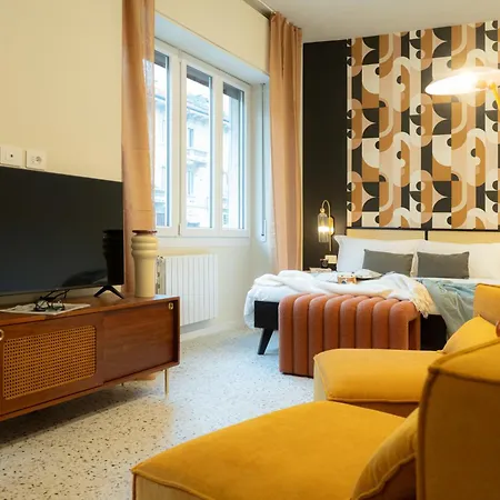 Vassily Deluxe Metro M1 Rembrandt 45 Apartment *